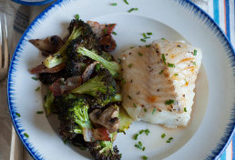 Bacalao frito con brócoli, cena ligera